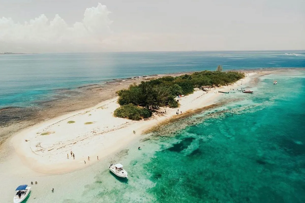 Lime Cay Beach