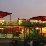 The HouseBoat Grill