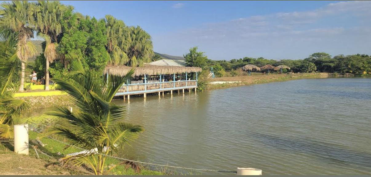 Little’s Hobby Hut Safari & Fish Farm