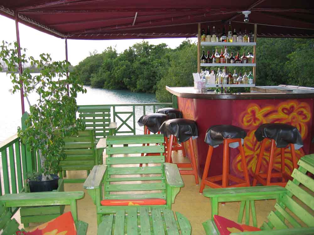 The HouseBoat Grill
