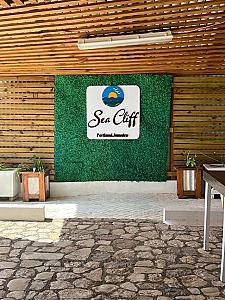 A Cliffside Escape at Sea Cliff Resort & Spa