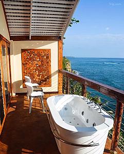 A Cliffside Escape at Sea Cliff Resort & Spa