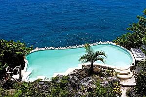 🌿 Great Huts, Port Antonio An Eco-Friendly Cliffside Retreat Inspired by Africa and Jamaica