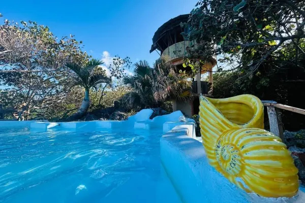 🌿 Great Huts, Port Antonio An Eco-Friendly Cliffside Retreat Inspired by Africa and Jamaica