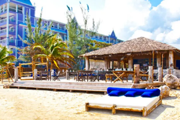 Bamboo Blu – Beachfront Dining