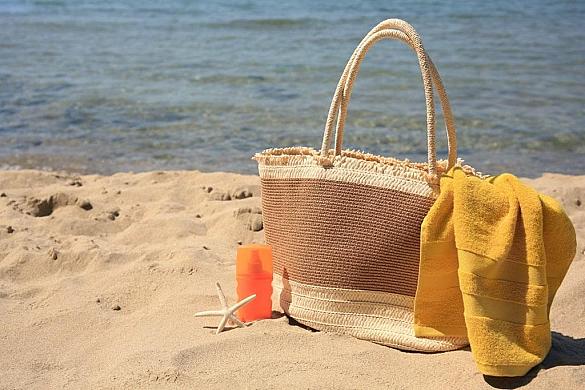 What to Bring When Visiting Different Places in Jamaica 🇯🇲🎒