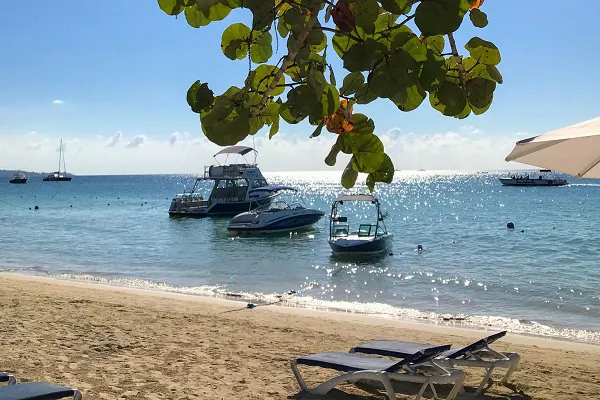 What to Bring When Visiting Different Places in Jamaica 🇯🇲🎒