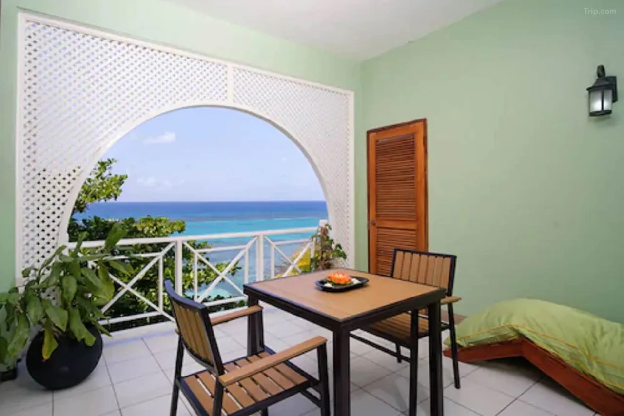 Hibiscus Lodge Hotel