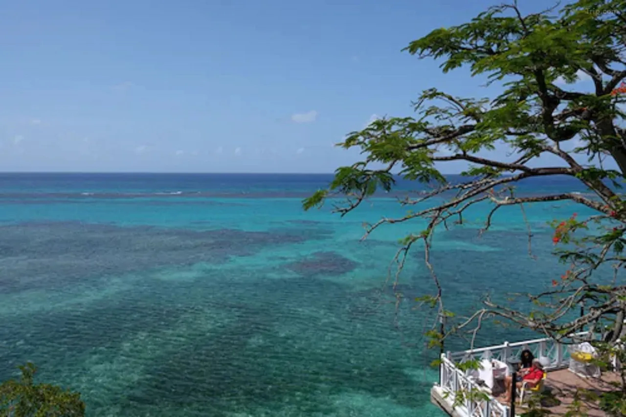 Hibiscus Lodge Hotel