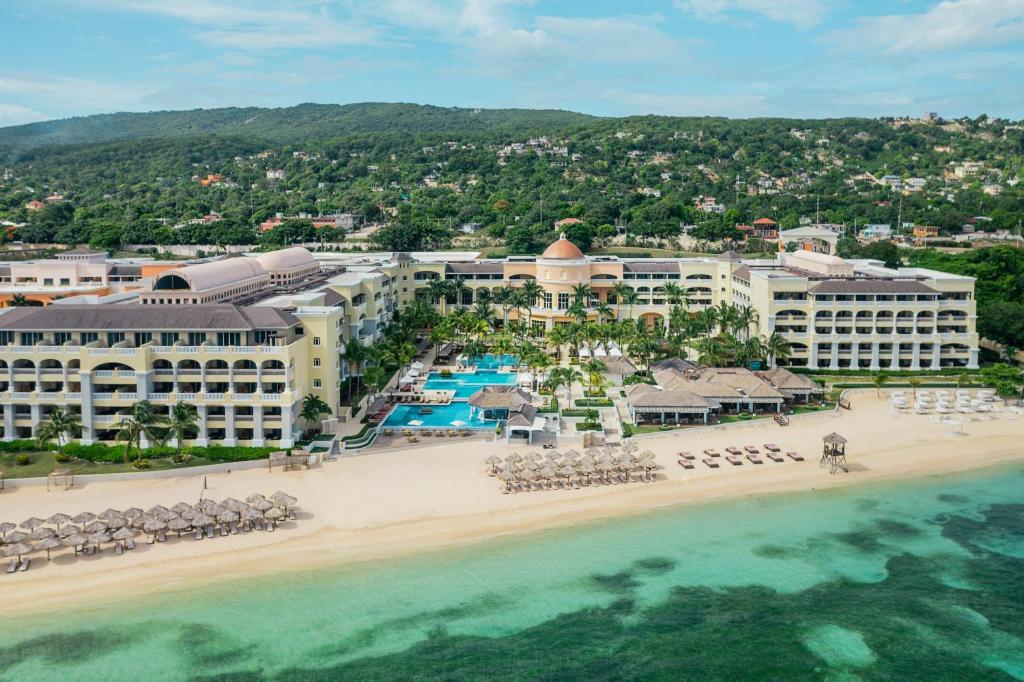 JOIA Rose Hall by Iberostar