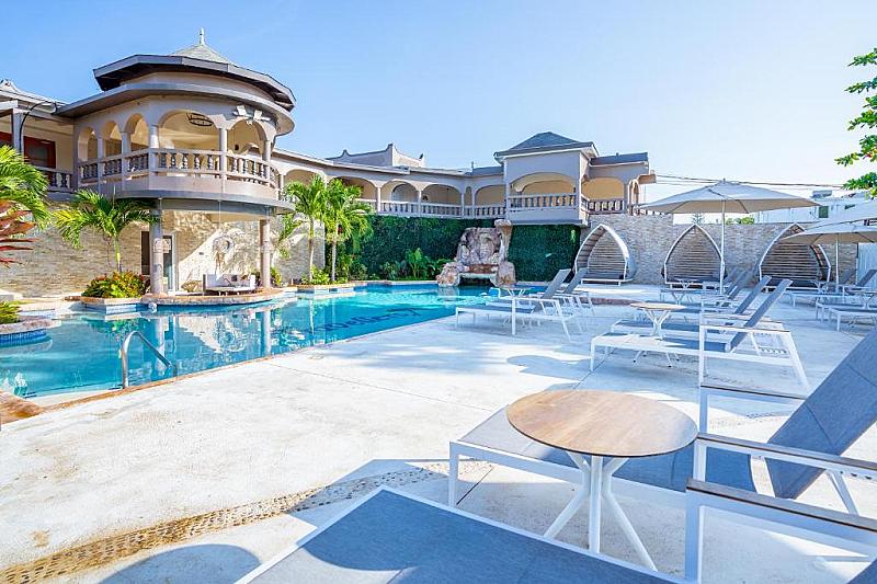 Travellers Beach Resort