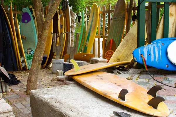 Surfing in Jamaica: Ride the Waves of Jamrock 🌊🏄🏾‍♂️