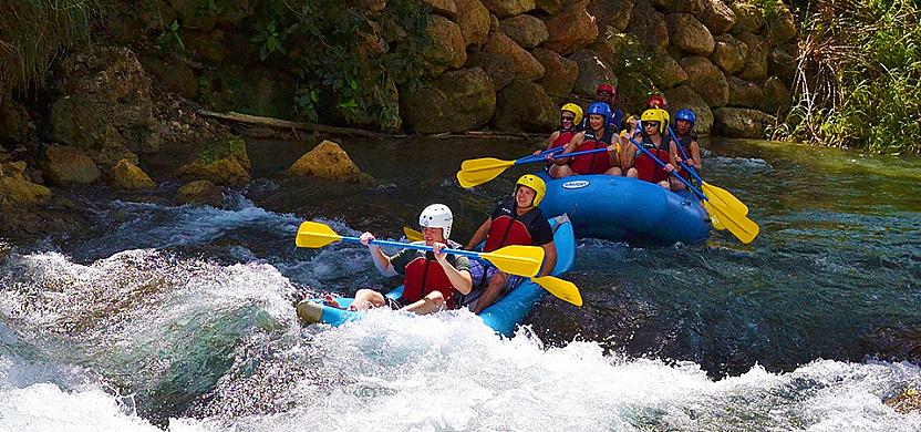Kayaking in Jamaica: Paddle Your Way Through Paradise 🛶🌴