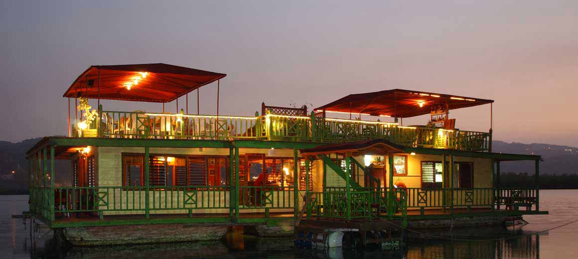 The HouseBoat Grill